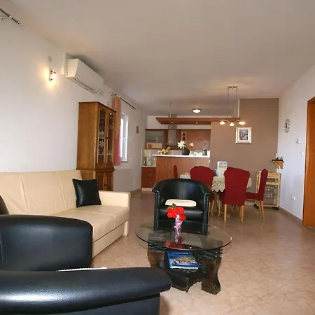 Apartament Andrina Vantacici
